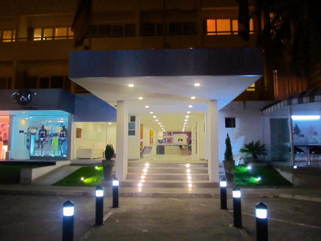 Hotel Caparuch Santa Cruz de La Sierra Bagian luar foto