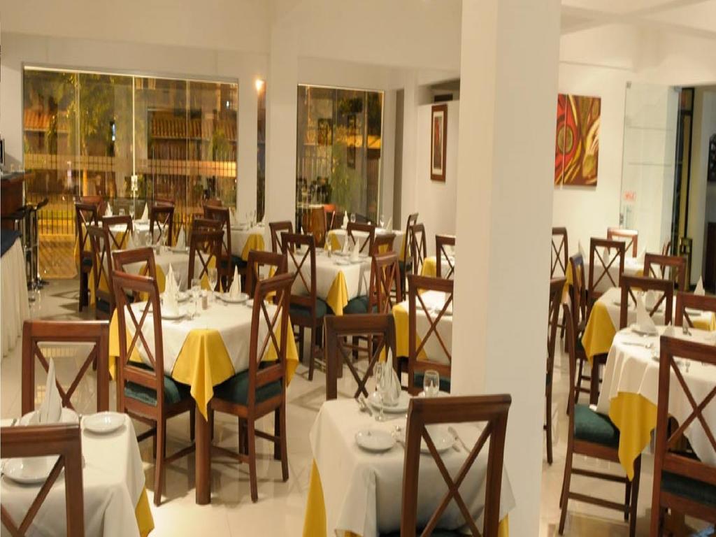 Hotel Caparuch Santa Cruz de La Sierra Bagian luar foto