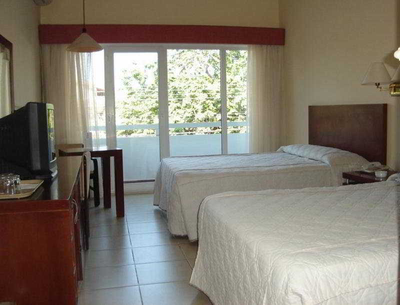 Hotel Caparuch Santa Cruz de La Sierra Bagian luar foto